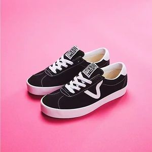 Vans sport low, black/white, women’s size 7.5